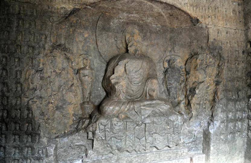 皇冠信用网出租足球_河南鹤壁一水库水位下降惊现千佛石窟皇冠信用网出租足球，石窟开凿于东魏内有1043尊石佛，水库管理方回应