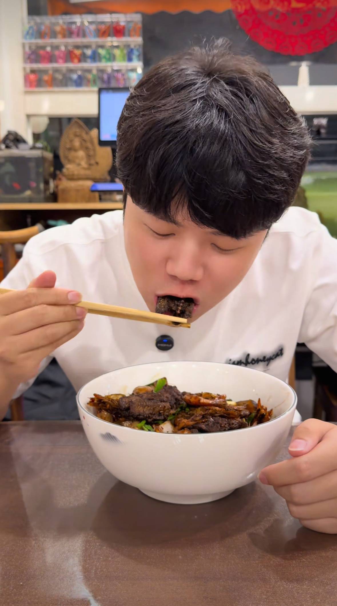 世界球会冠军杯2025_杭州一面馆558元一碗面引争议世界球会冠军杯2025，店主：探店视频有剧本，明码标价每天卖很多份