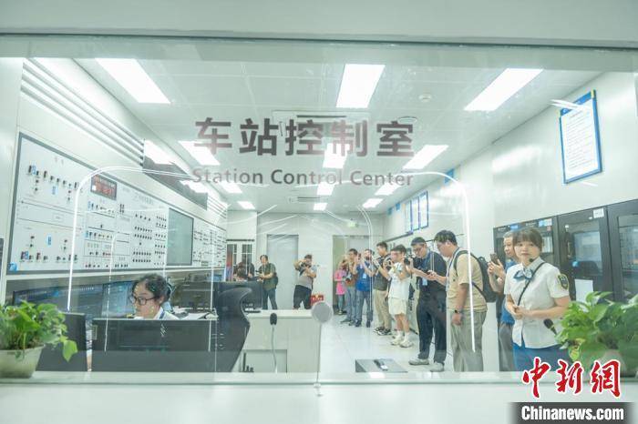 皇冠网_探秘成都地铁停运后4小时：为何难以24小时运营