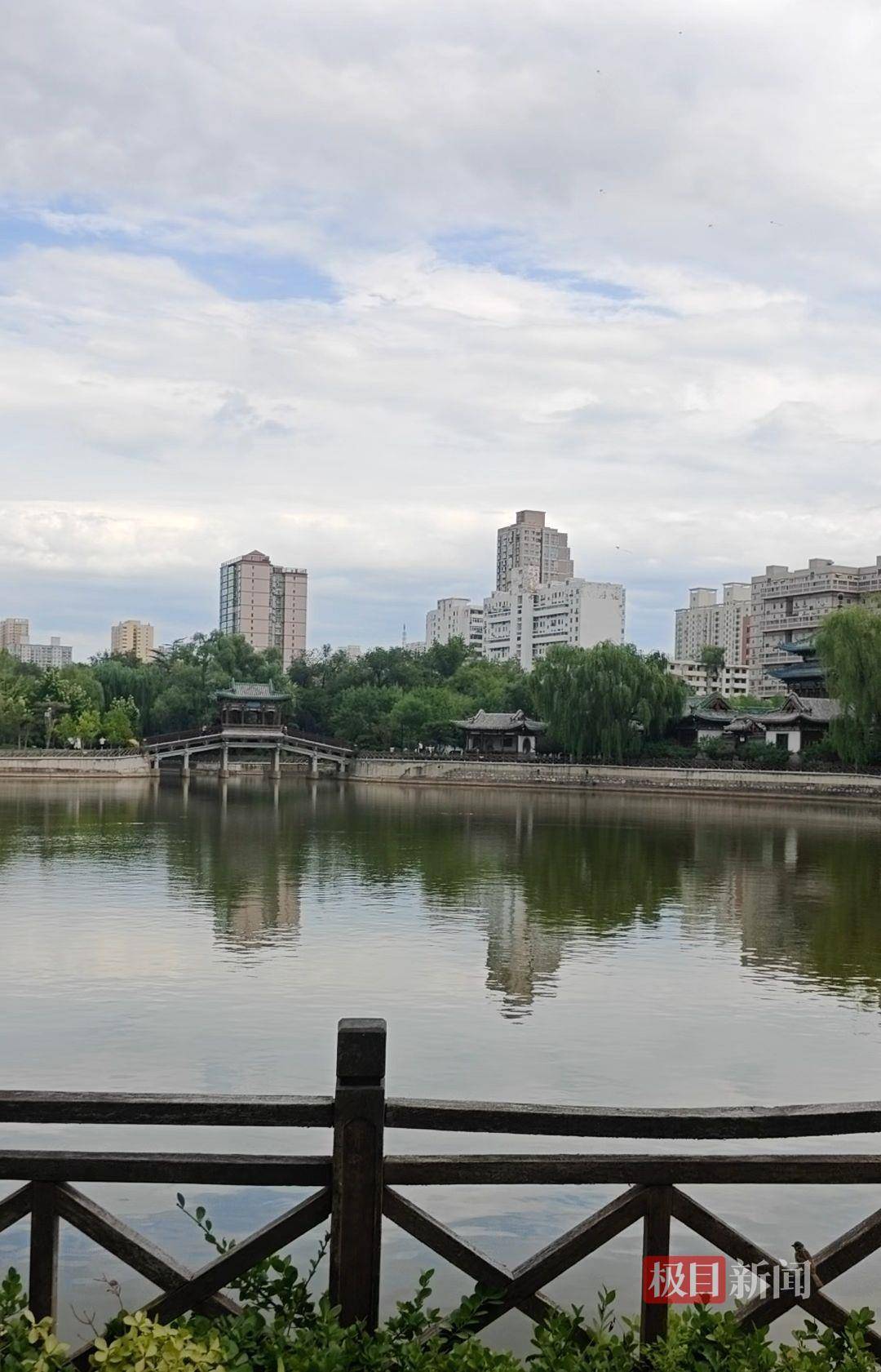 如何申请到皇冠信用网_太原一公园为游客打捞手机时意外发现100多发步枪子弹如何申请到皇冠信用网，警方介入调查