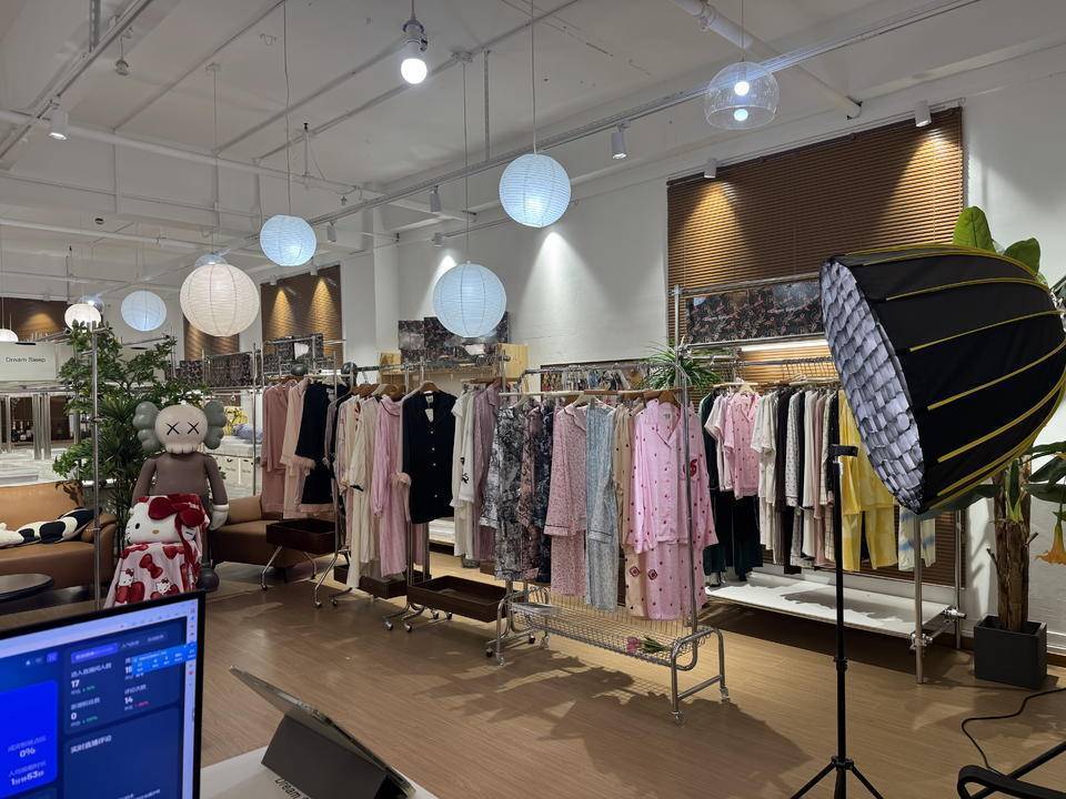 皇冠公司的代理怎么拿_成本仅20元！上海警方成功破获一起生产、销售假冒品牌案皇冠公司的代理怎么拿，涉案金额4500余万元