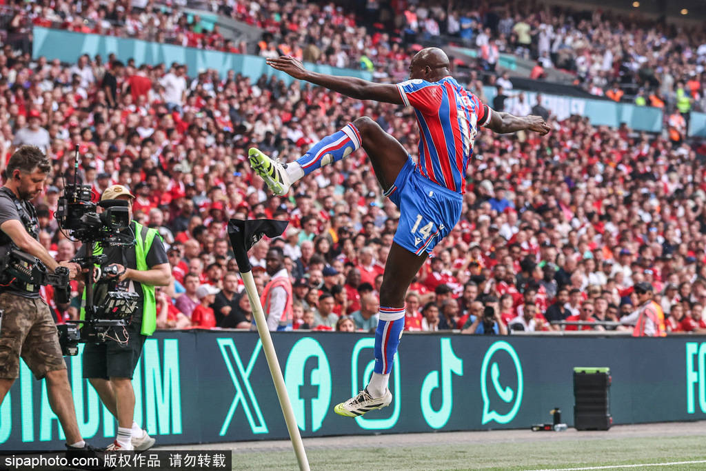 皇冠信用平台出租出售_格伊留队意愿强烈皇冠信用平台出租出售，水晶宫后防线再迎挑战！利物浦瞄准英超新星，转会市场暗潮涌动