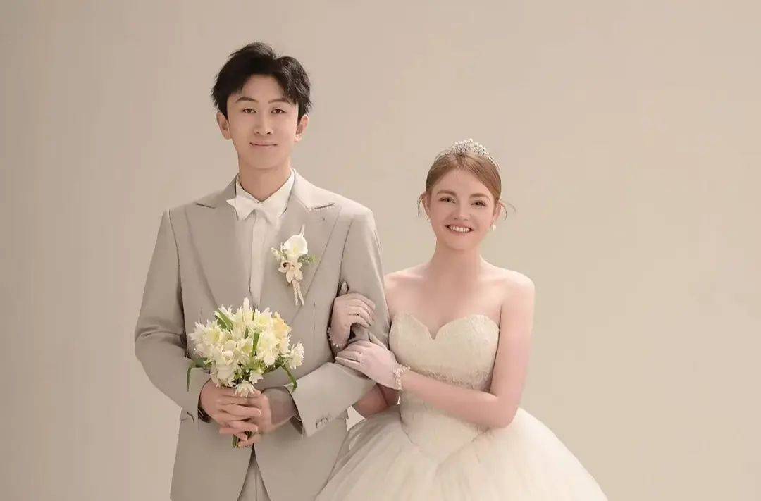 皇冠信用网账号申请_送外卖时一见钟情皇冠信用网账号申请！外卖小伙与美籍外教妻子闪婚