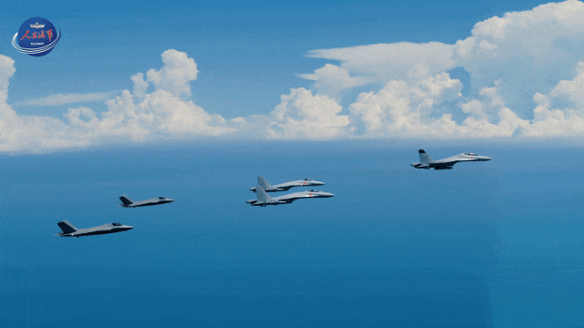 世界杯2026欧洲外围赛_中国歼-35最新画面世界杯2026欧洲外围赛！6枚中距弹、隐藏登机梯首次曝光！