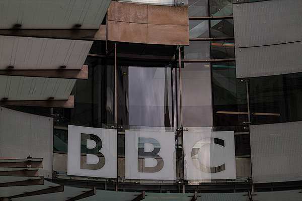 皇冠信用网出租代理_特朗普威胁天价索赔 BBC陷数十年最大危机