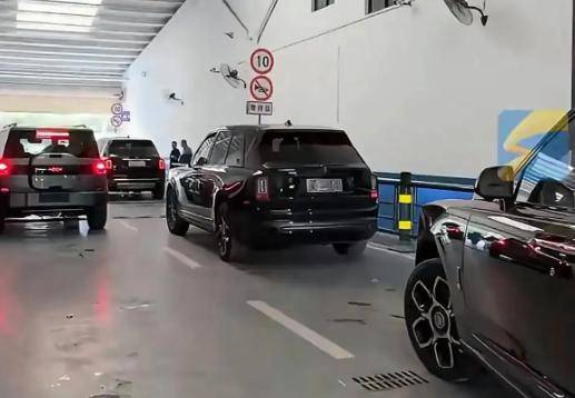 皇冠信用网平台_冲上热搜！120多万卡宴只卖60万皇冠信用网平台，不过......