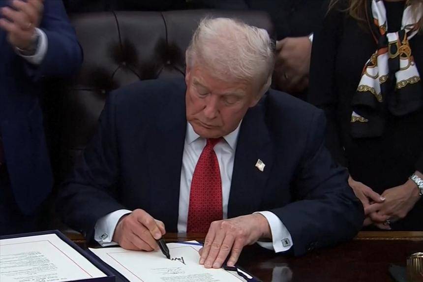 皇冠信用网代理
_52票赞成47票反对!美国投票结果公布皇冠信用网代理
,共和党五人反水,特朗普痛骂“叛徒”!