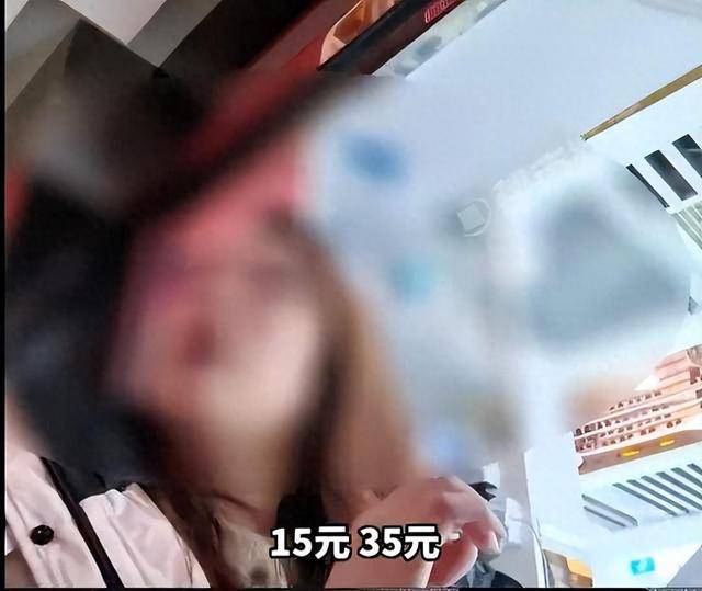 世界杯信用盘登2 _799元镜片进价仅15元世界杯信用盘登2 ，溢价超50倍，批发商聊到拿货价格时十分谨慎，只敢在手机上打字