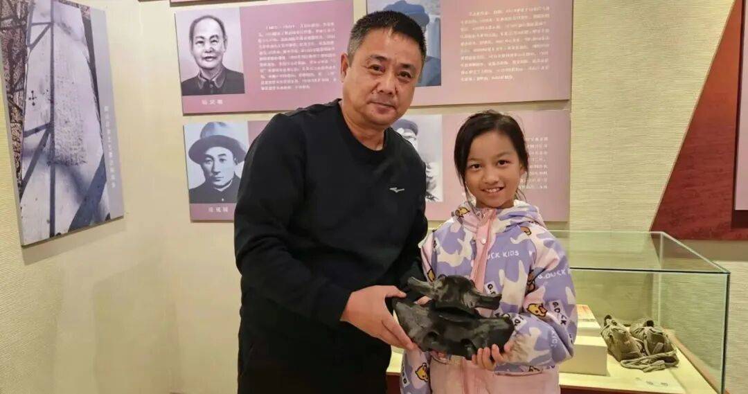 世界杯代理_大庆小学生肇源江边捡“怪石”世界杯代理，经鉴定为万年古生物化石，科考价值极高