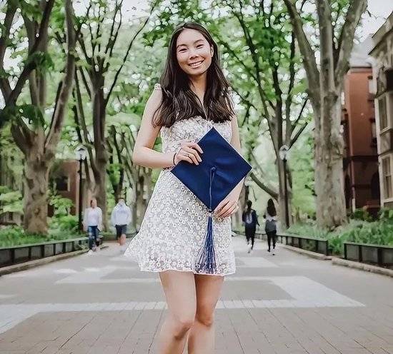 皇冠信用网
_宗庆后与私生子的合影曝光皇冠信用网
,五官神似(组图)