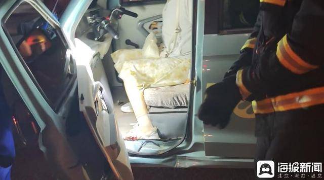 丹麦vs苏格兰賽事_山东德州：两车相撞致一人被困 消防员火速破拆一分钟救出